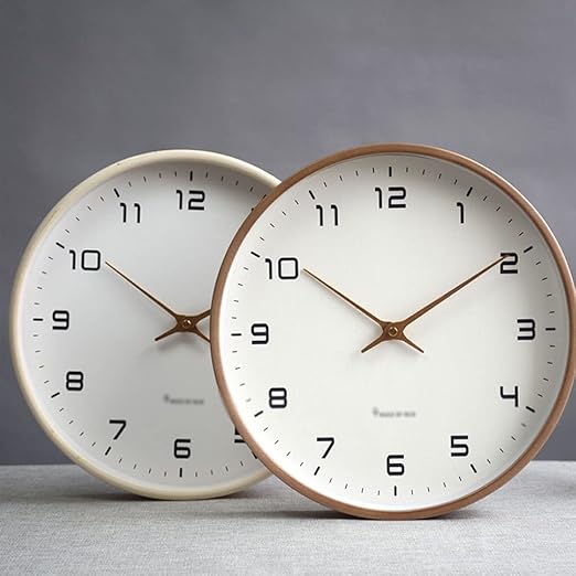 NordicWood Uhr | Runde Wanduhr aus Holz mit minimalistischem Design