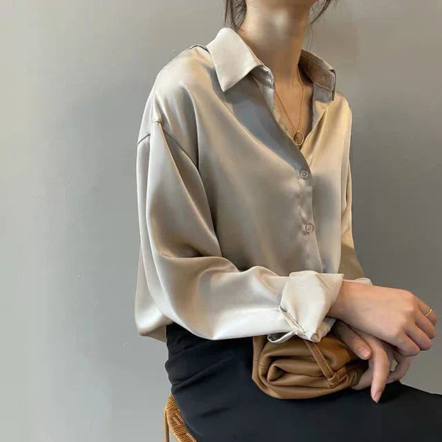 Ivy Langarmbluse | Moderne Seidenbluse für Damen mit Knöpfen