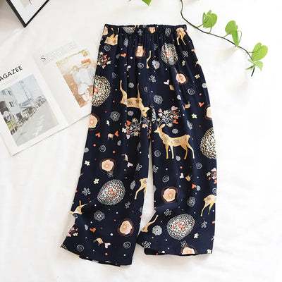 Eve's Comfort | Verspielte Cropped Pyjamahose mit Rentier-Design