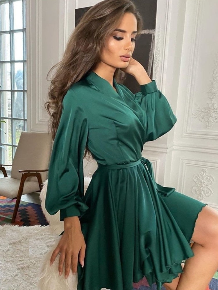Heidi-Mode | Elegantes Satin-Kleid Mit Gürtel