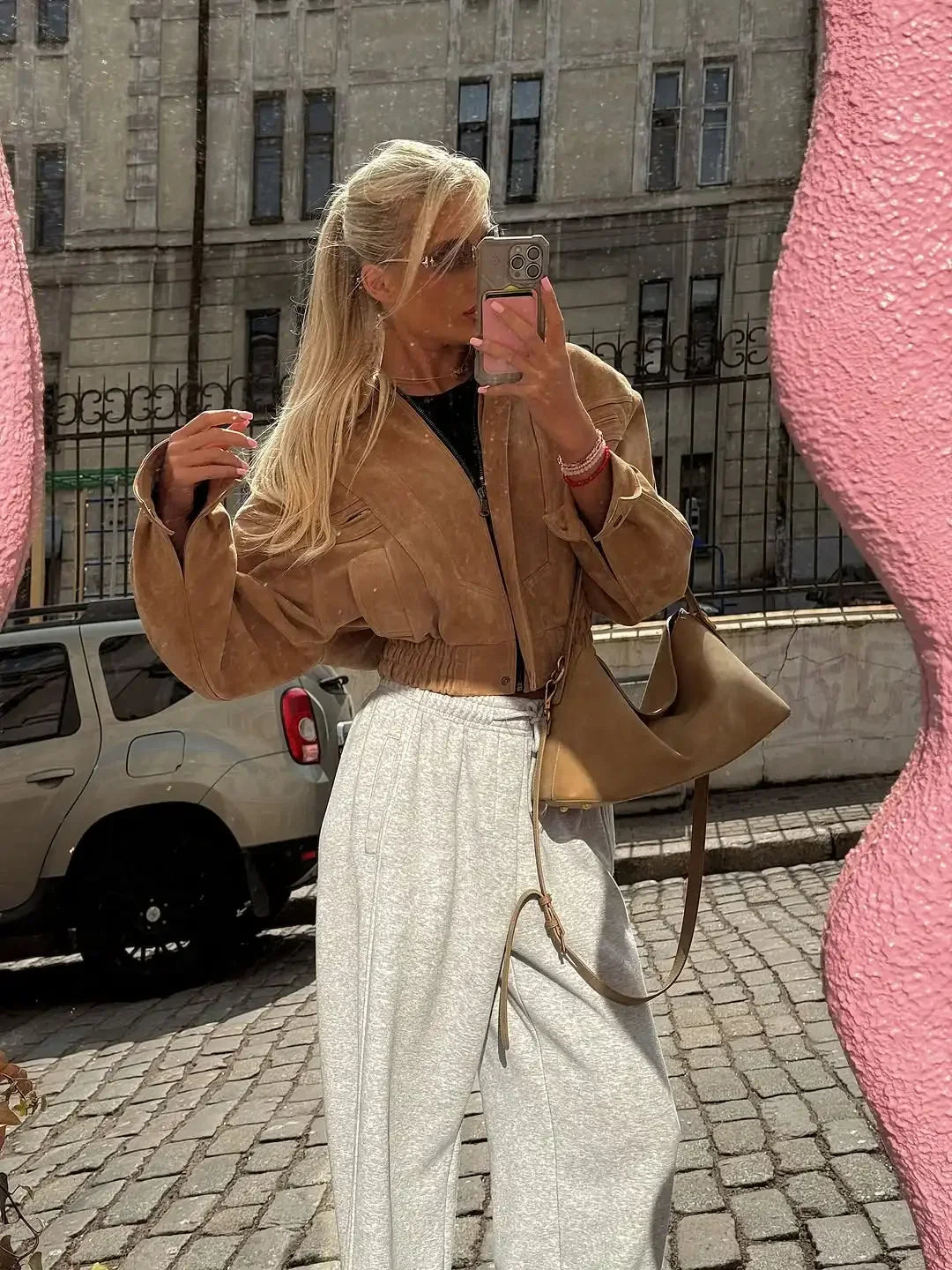 Kamille | Kurze Damenjacke aus kamelfarbenem Wildleder mit Reißverschluss