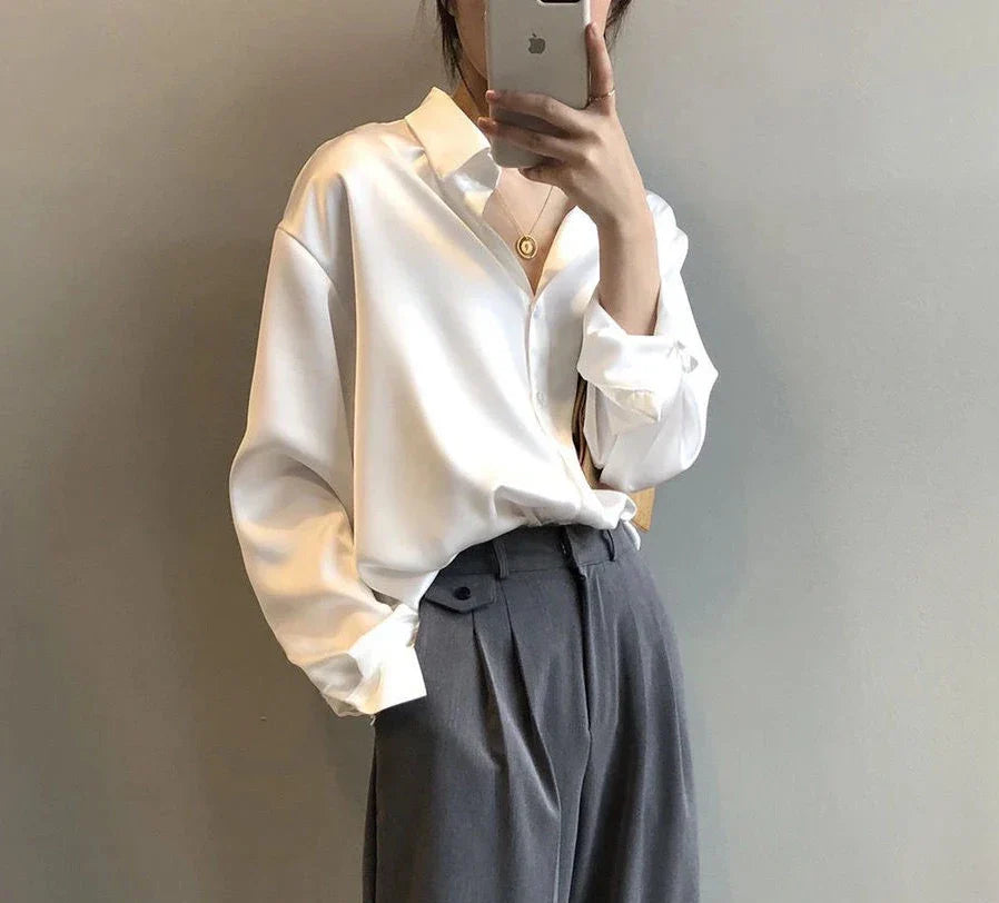 Ivy Langarmbluse | Moderne Seidenbluse für Damen mit Knöpfen