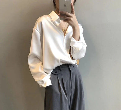 Ivy Langarmbluse | Moderne Seidenbluse für Damen mit Knöpfen