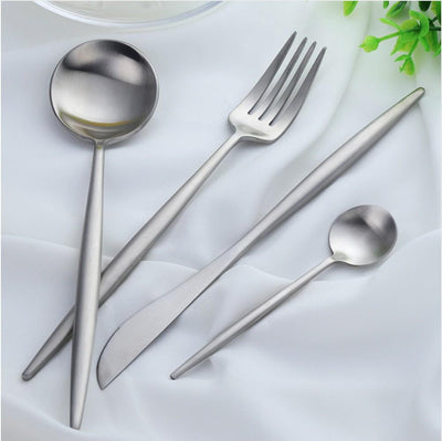 Eleganz im Esszimmer | Spanisches Besteckset aus Edelstahl in Schwarz und Gold
