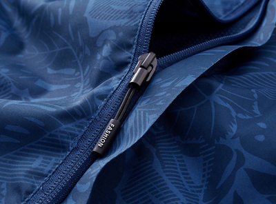 Heidi-Mode | Atmungsaktive Windjacke mit Kapuze