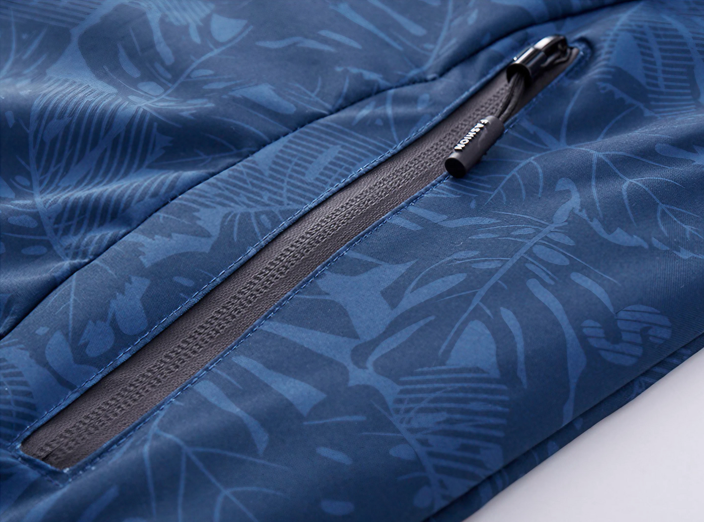 Heidi-Mode | Atmungsaktive Windjacke mit Kapuze