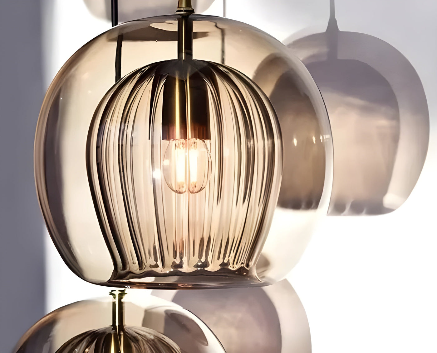 FrostedGlow Light – Moderne Glas-Pendelleuchte