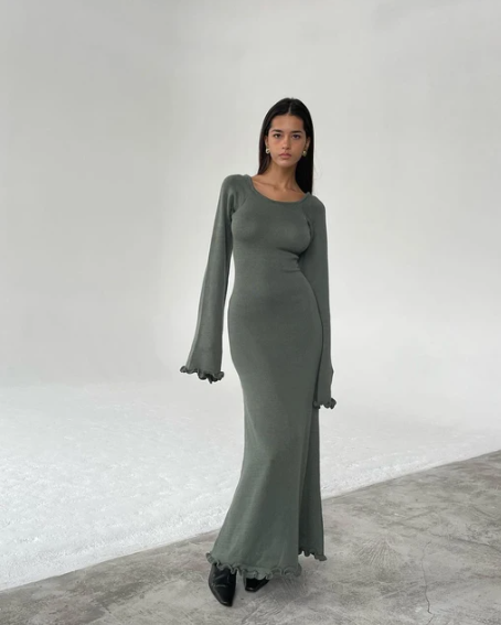 Heidi-Mode | Strickkleid mit auslaufenden Ärmeln