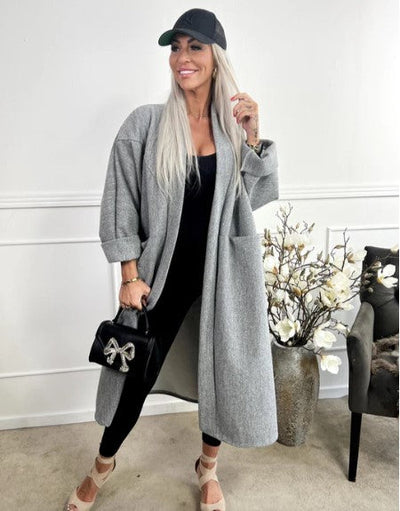 Annah - übergroßer mantel mit klaren nähten und taschen
