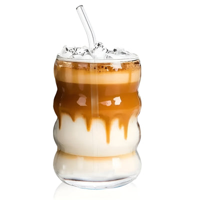 Rippenglas mit Strohhalm – 2 Stk Wellenform, 450ml | Stilvolles Trinkglas für Eiskaffee, Matcha & Saft