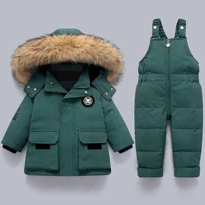 Arietta Abenteurer | Stylische Kinderjacke und Latzhose für kalte Tage