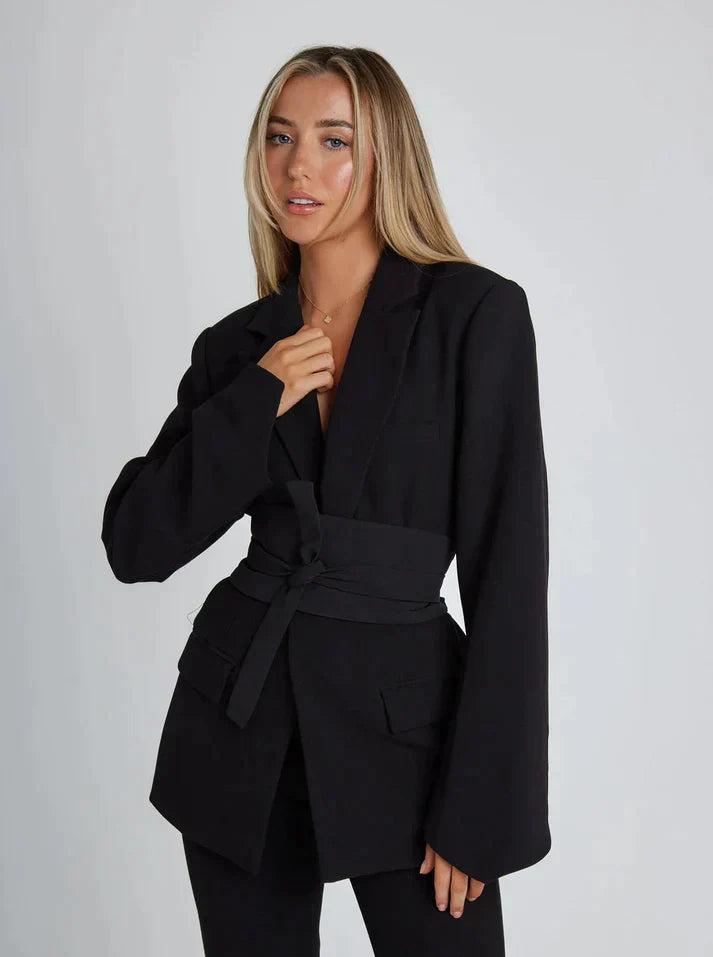 Mia Eleganz | Stilvoller Wickelblazer mit Gürteldetail