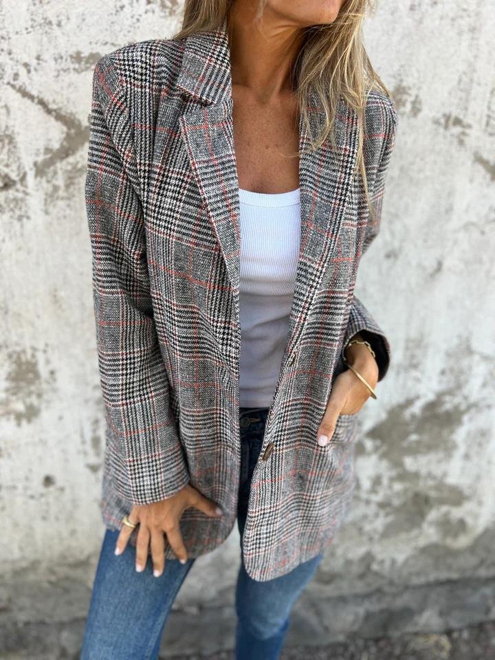 Ramona Stilvoller und Warmer Karierter Blazer