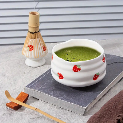 Matcha Set mit Erdbeer-Schale – Traditionelles Zubehör für Matcha Latte