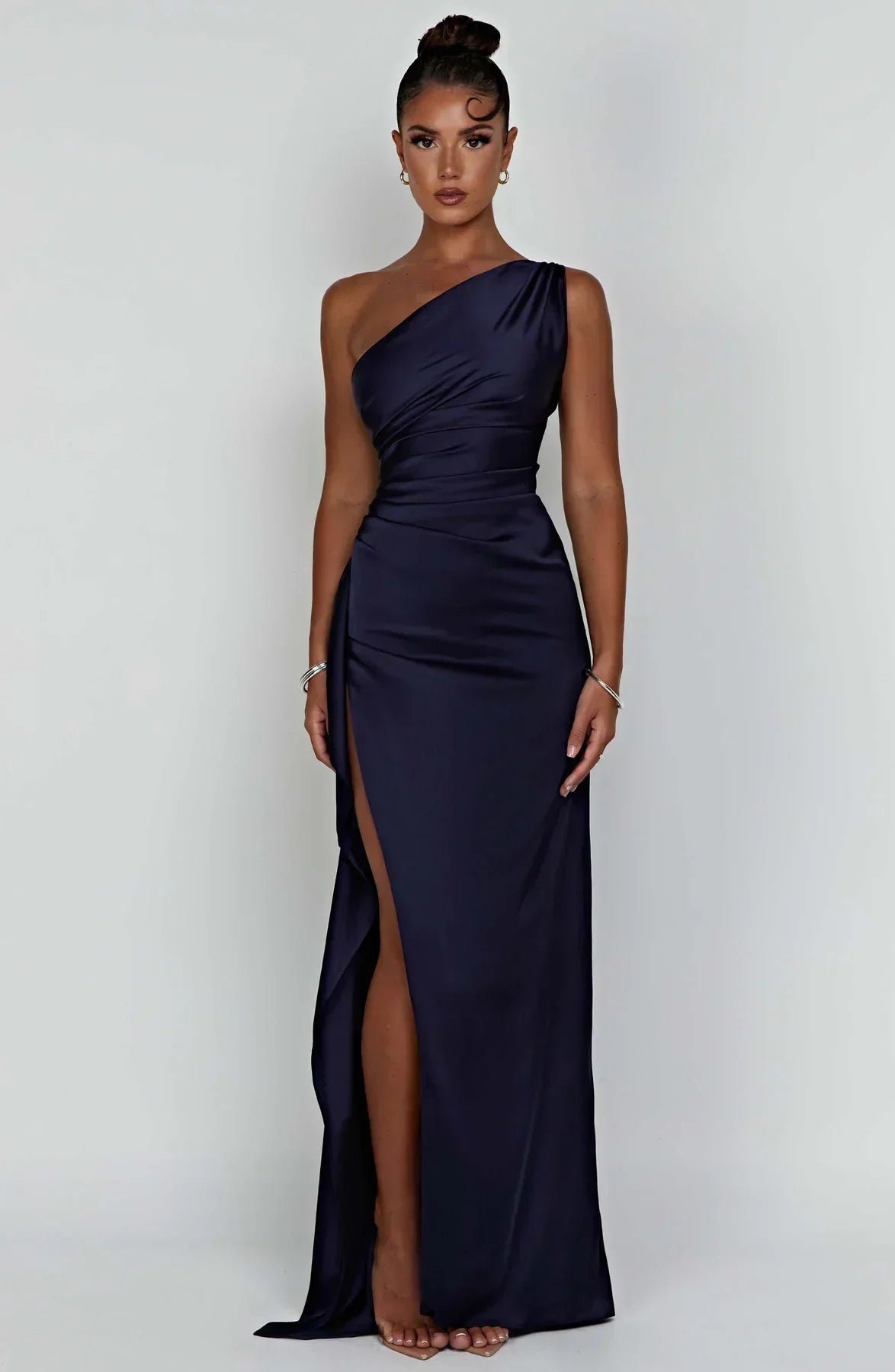 Heidi-Mode | Elegantes Ein-Schulter-Kleid mit Schlitz