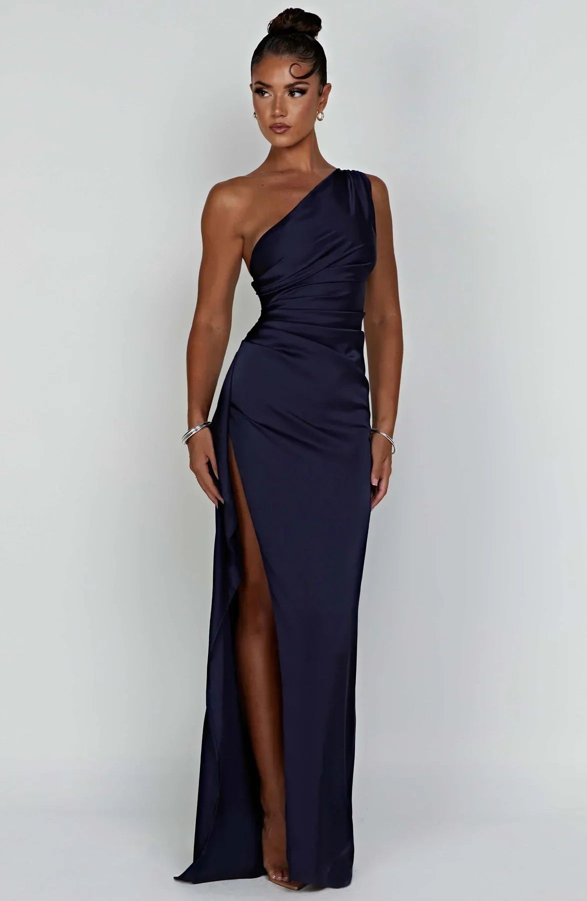 Heidi-Mode | Elegantes Ein-Schulter-Kleid mit Schlitz