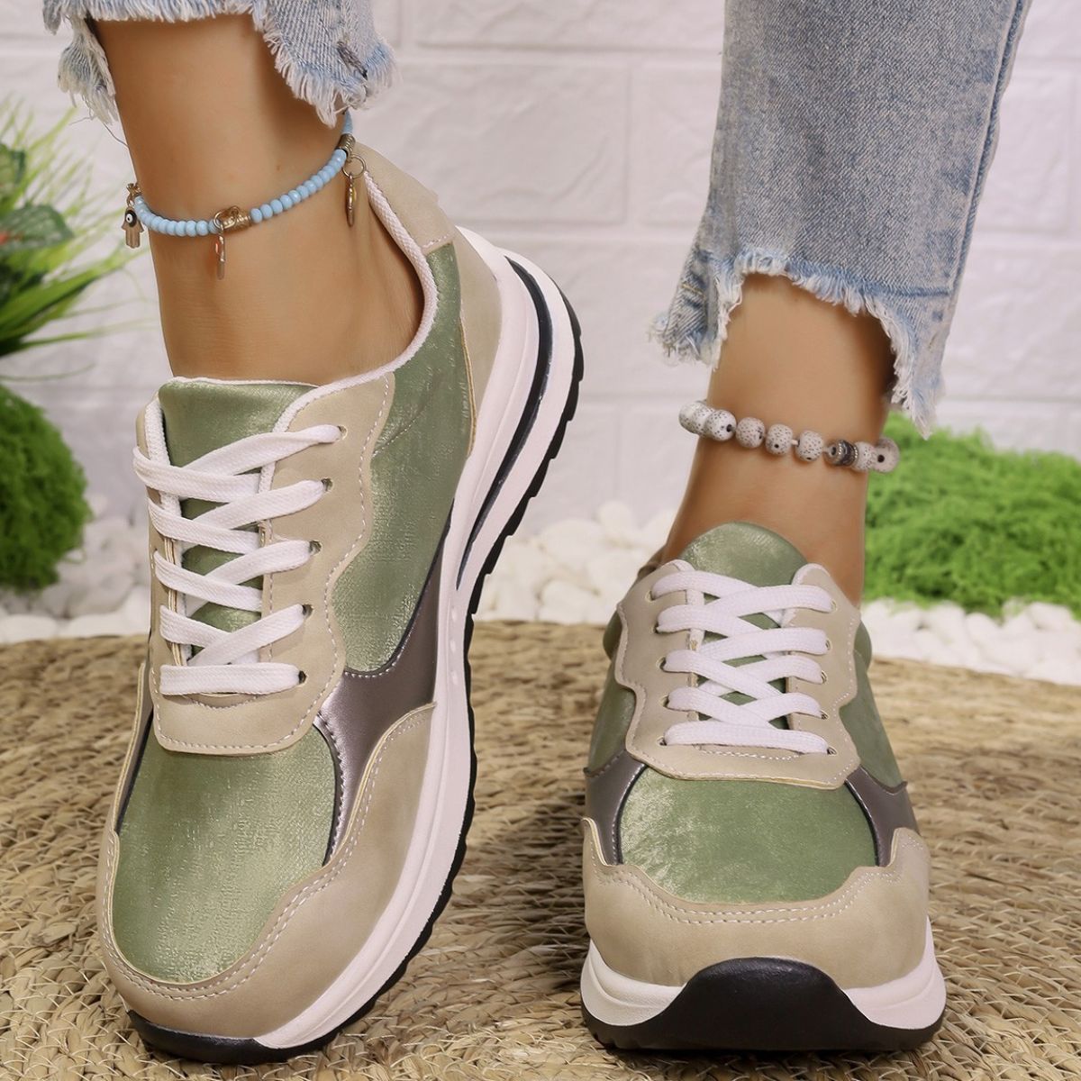 Lace Up Contrast Round Toe Athletic