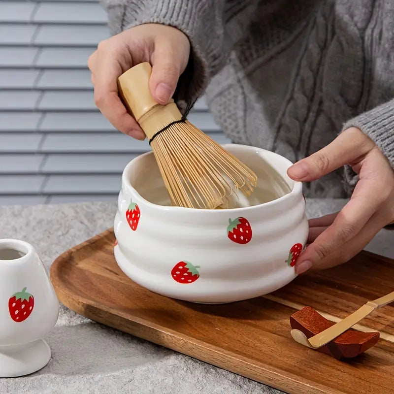 Matcha Set mit Erdbeer-Schale – Traditionelles Zubehör für Matcha Latte