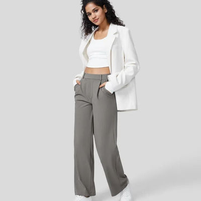 Bundfaltenhose mit hoher Taille, geradem Bein und eleganten Seitentaschen