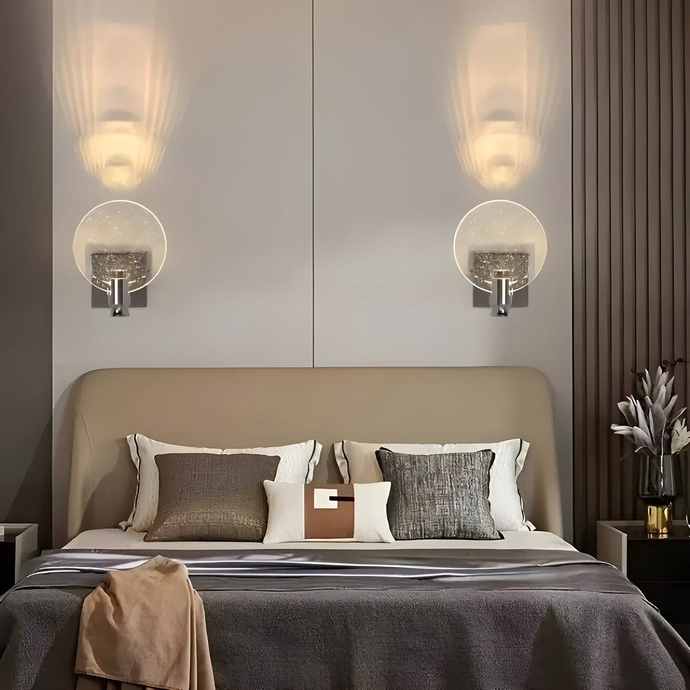 AuroraCrystal Light – Elegante Wandmontierte Kristallleuchte