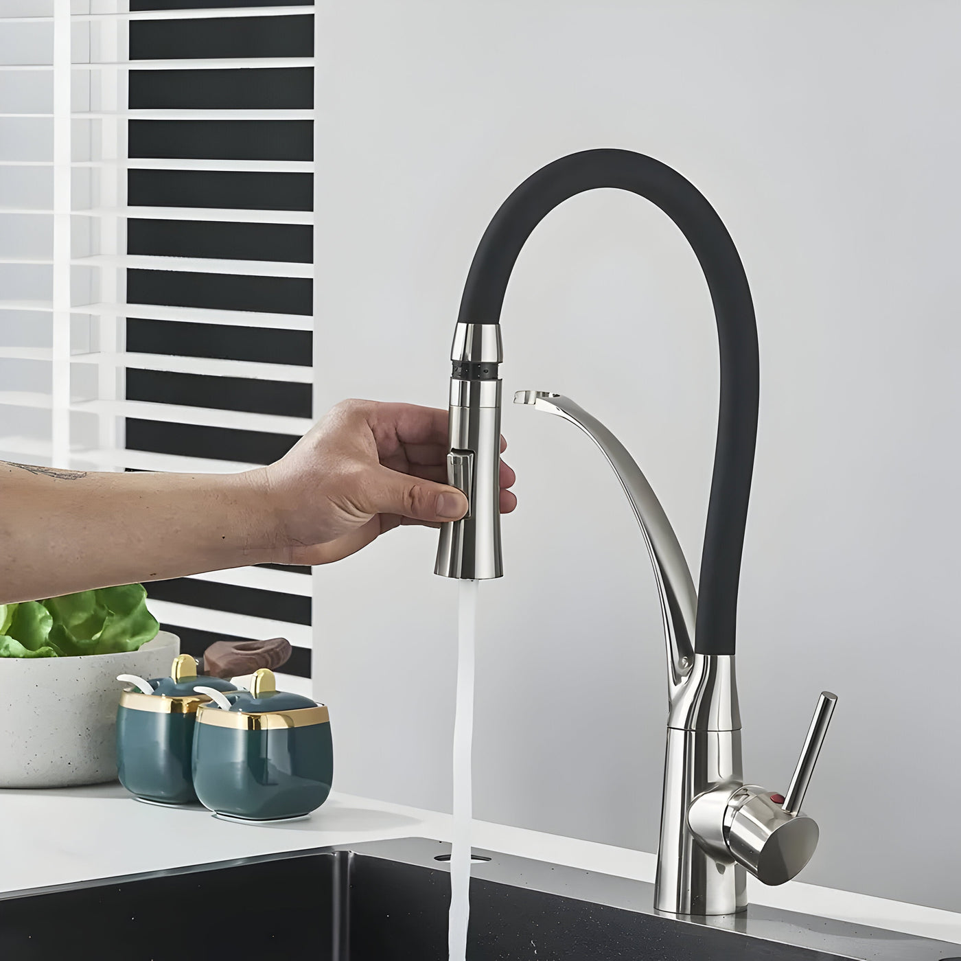 LuxSpout - Moderner 360°-Edelstahl-Auslaufhahn