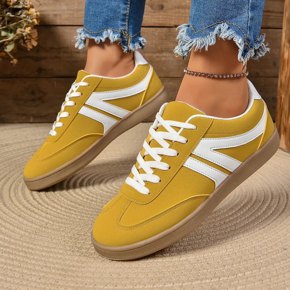 Lace Up Round Toe Flat Sneakers