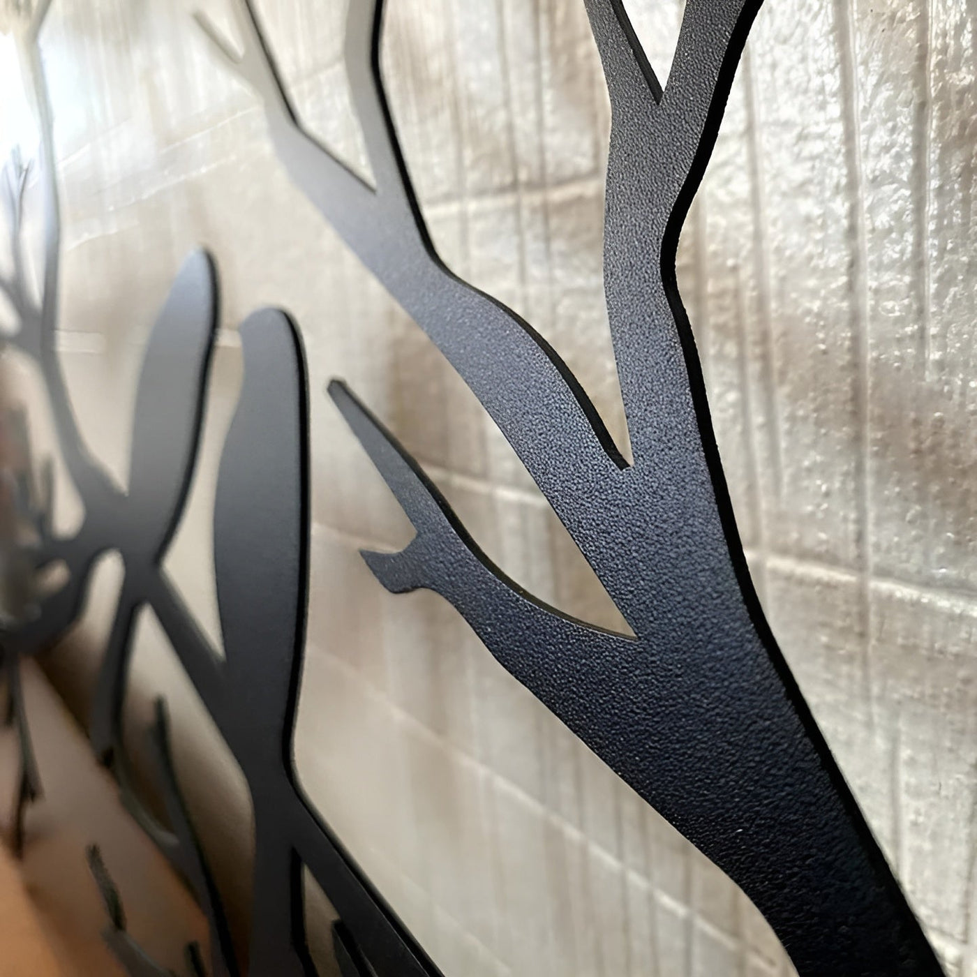 Metall-Wanddeko mit Vögeln auf Ast – Modernes & Klassisches Design für Zuhause