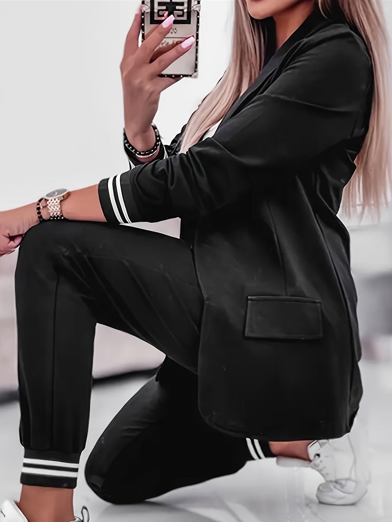 Modisches Lässiges Outfit für Damen