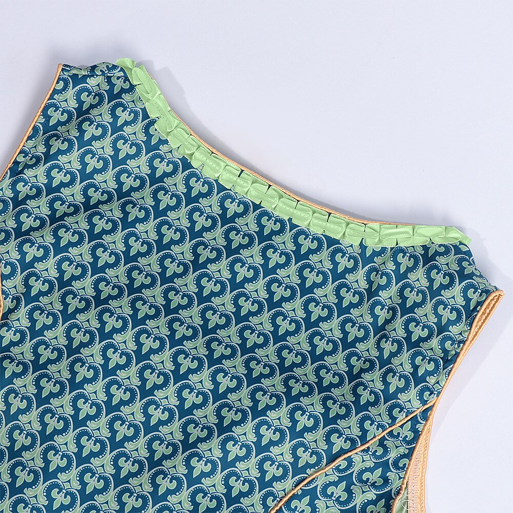 Oktoberfest Green Embroidered Dirndl Dress with Lace Apron