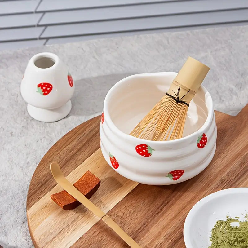 Matcha Set mit Erdbeer-Schale – Traditionelles Zubehör für Matcha Latte