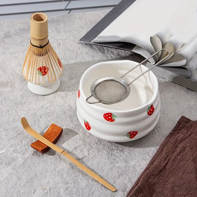 Matcha Set mit Erdbeer-Schale – Traditionelles Zubehör für Matcha Latte