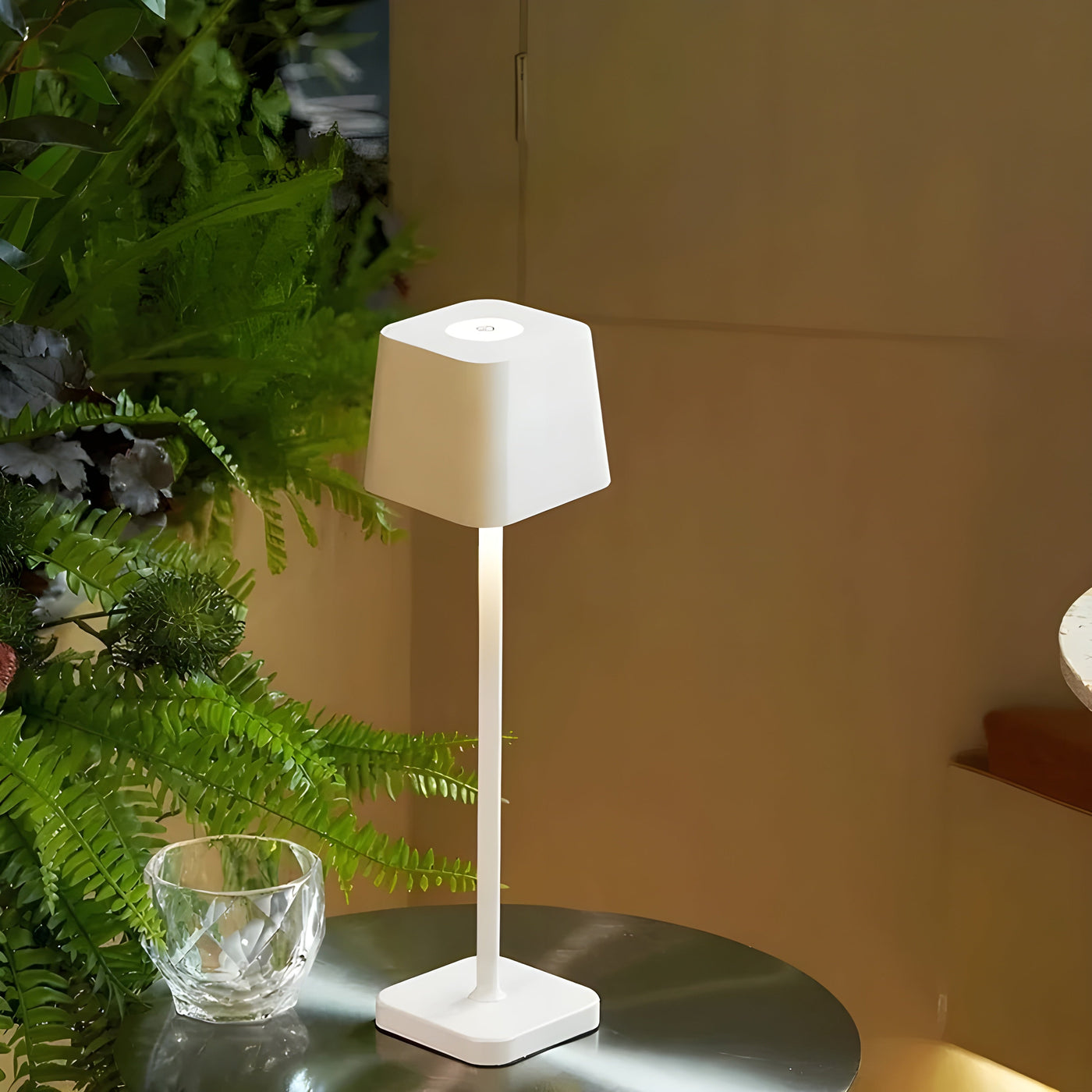 Wiederaufladbare LED-Tischleuchte – Kabellos, Wasserdicht Ideal für Balkon, Terrasse & Garten