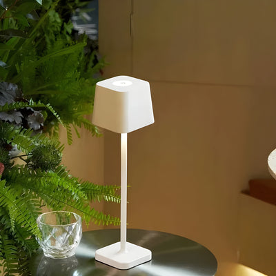 Wiederaufladbare LED-Tischleuchte – Kabellos, Wasserdicht Ideal für Balkon, Terrasse & Garten