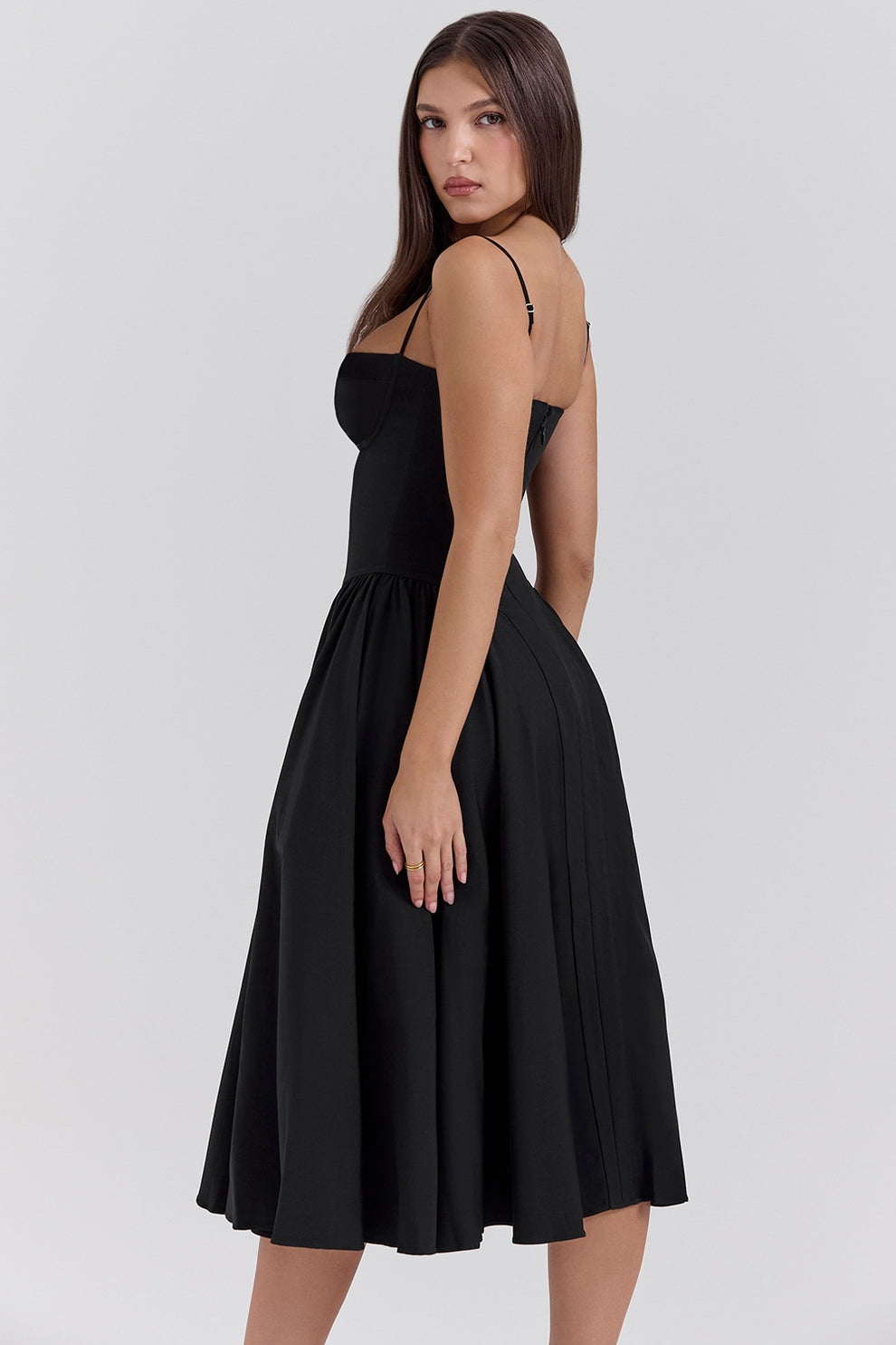 Maissa – Elegantes Midi Kleid mit Ärmeln