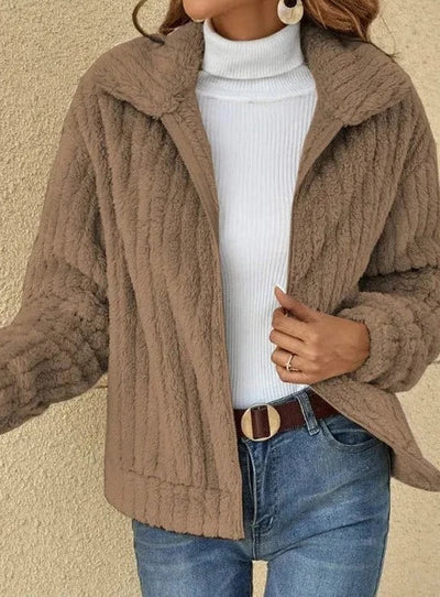 RENA | Herbst-Jacke mit Kapuze für windige Spaziergänge