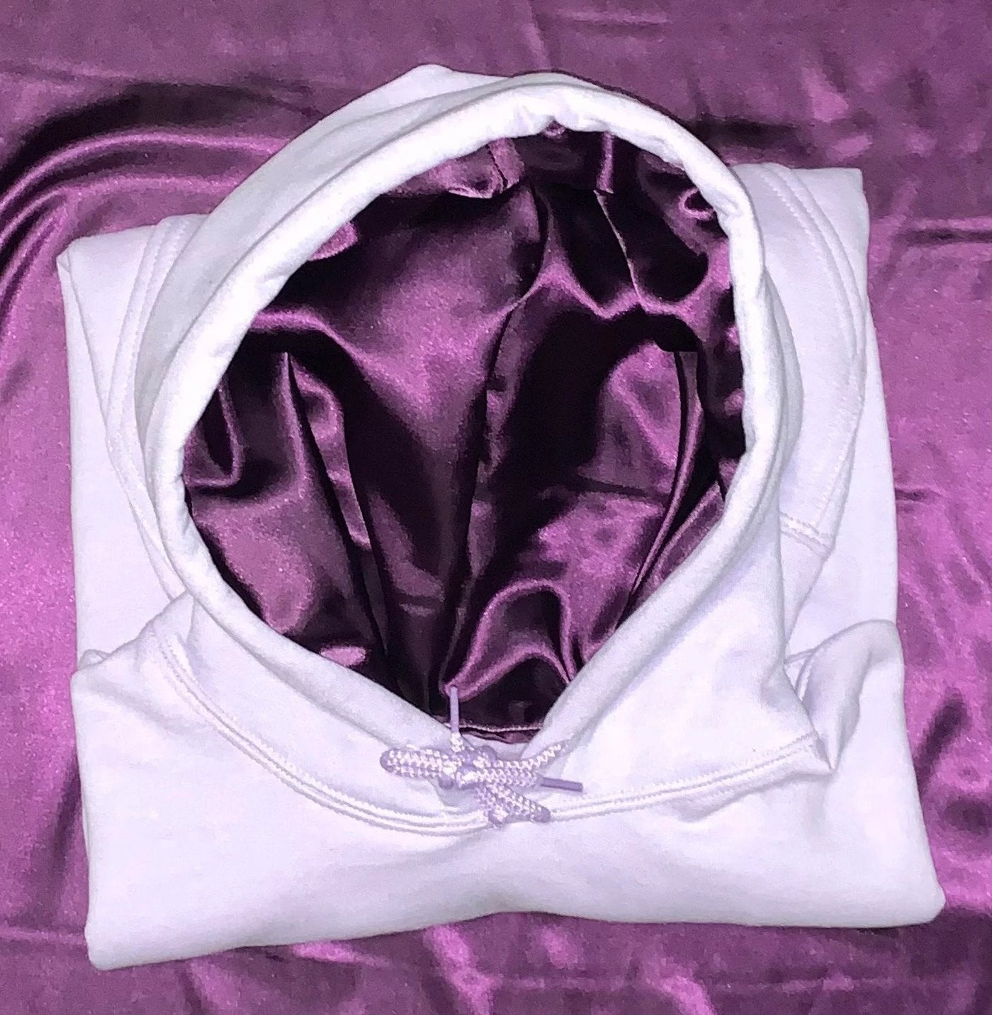 LUXE COMFORT SATIN GEFÜTTERTER HOODIE