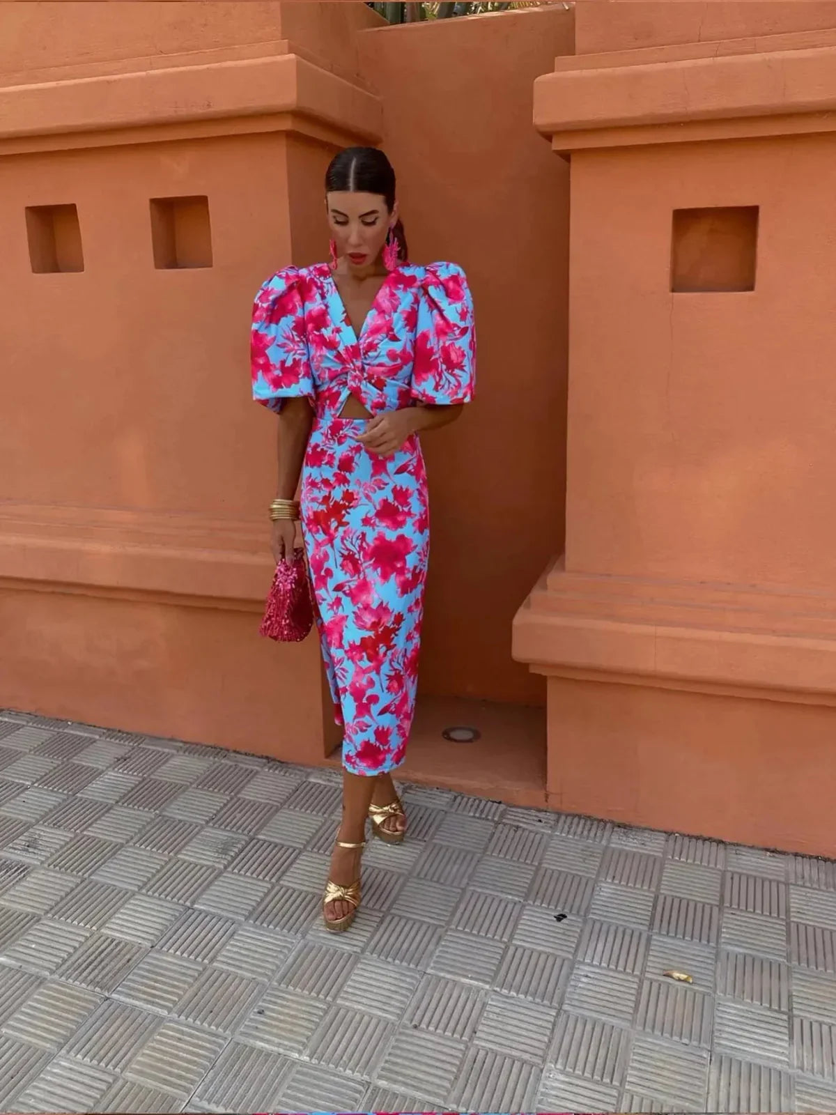 Lily Farbenfrohes Kleid mit Raffärmeln für Damen