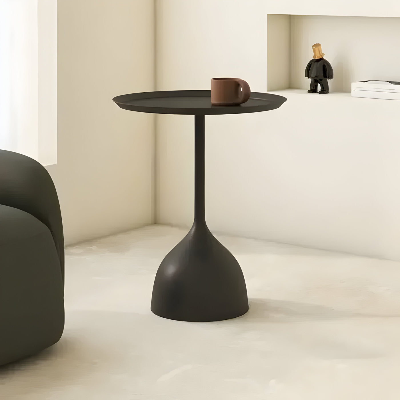 BrioLux Tisch – Luxuriöser runder Rand Creme Tisch