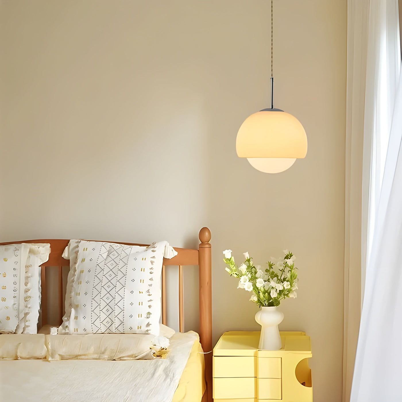 Glas-Hängelampe im Kugel-Design – Stilvolle Retro-Beleuchtung für Wohnräume