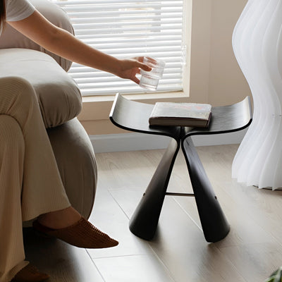 Handgefertigte Holzbank – Rustikale Sitzgelegenheit aus Massivholz