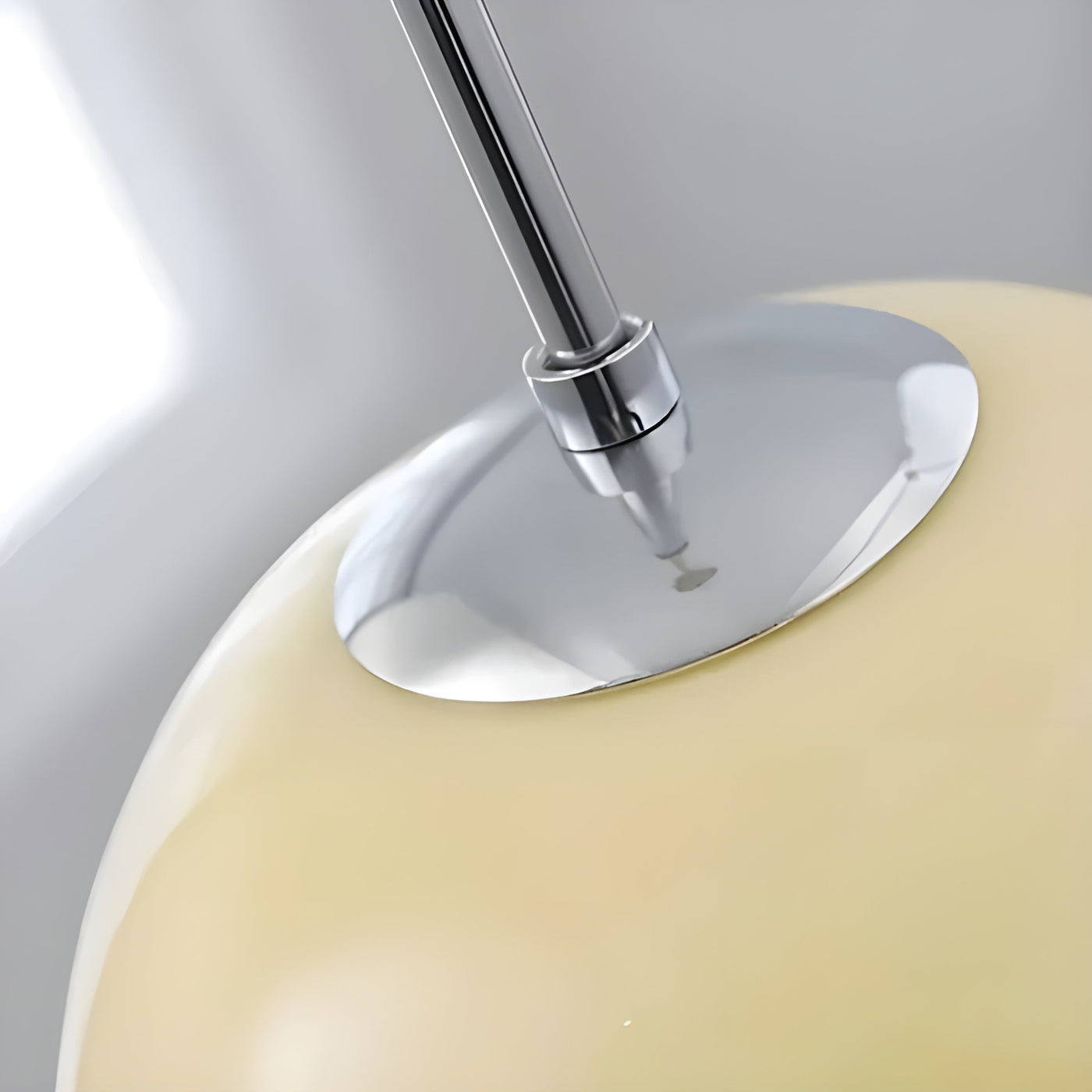 Glas-Hängelampe im Kugel-Design – Stilvolle Retro-Beleuchtung für Wohnräume