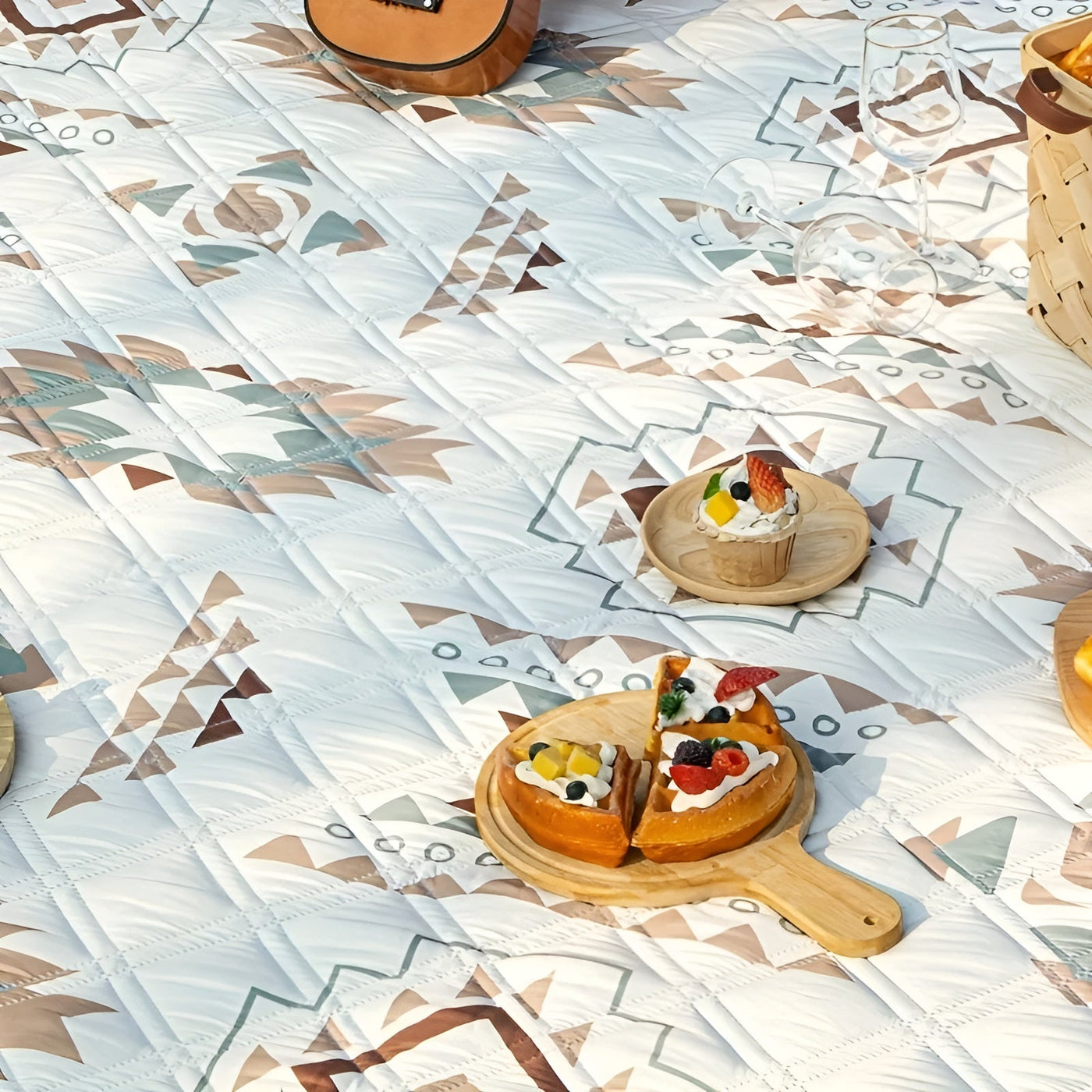 Picknickdecke mit Karomuster – Wasserdicht & Faltbar | Ideal für Park, Strand & Camping