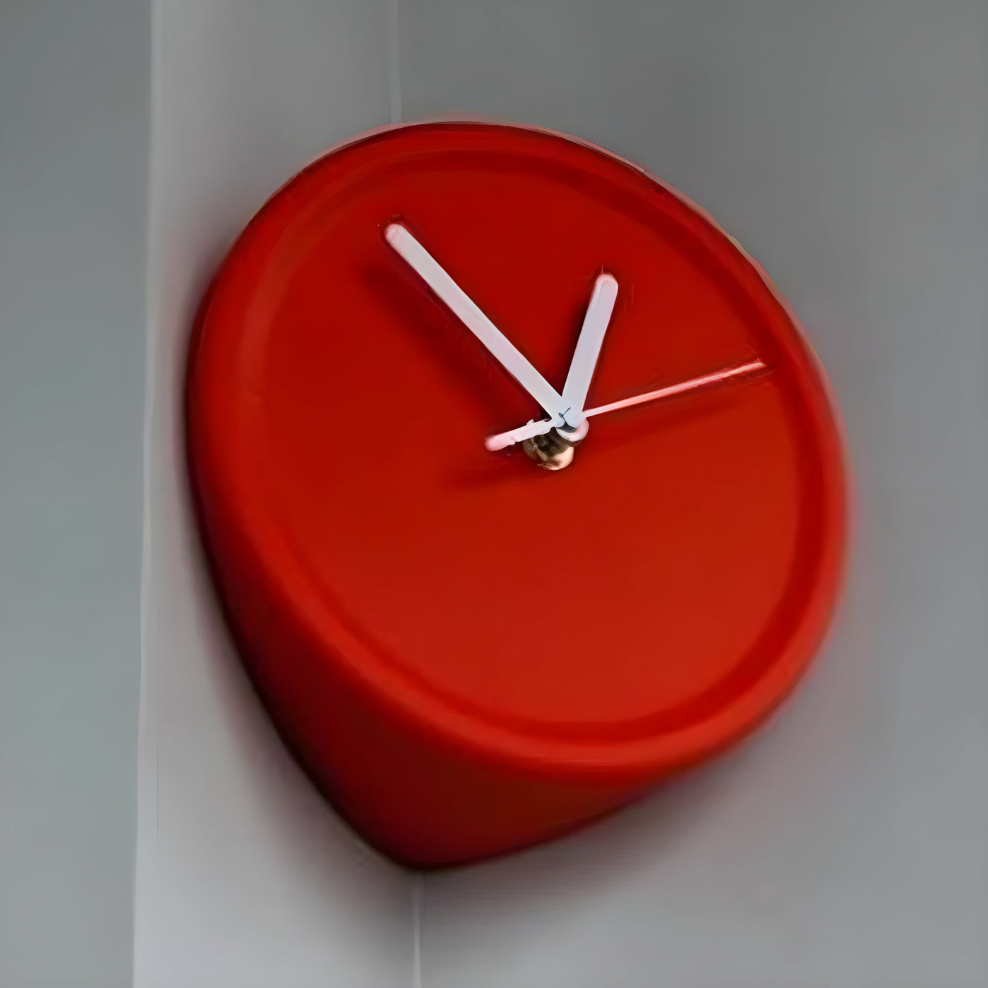 Eck-Wanduhr – Dekoratives Design mit lautlosem Quarzwerk | Ideal für jede Zimmerecke