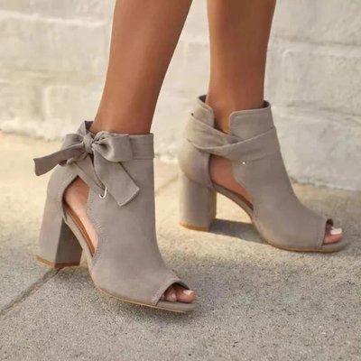 Moderne Damenstiefel mit Absatz | Bequeme