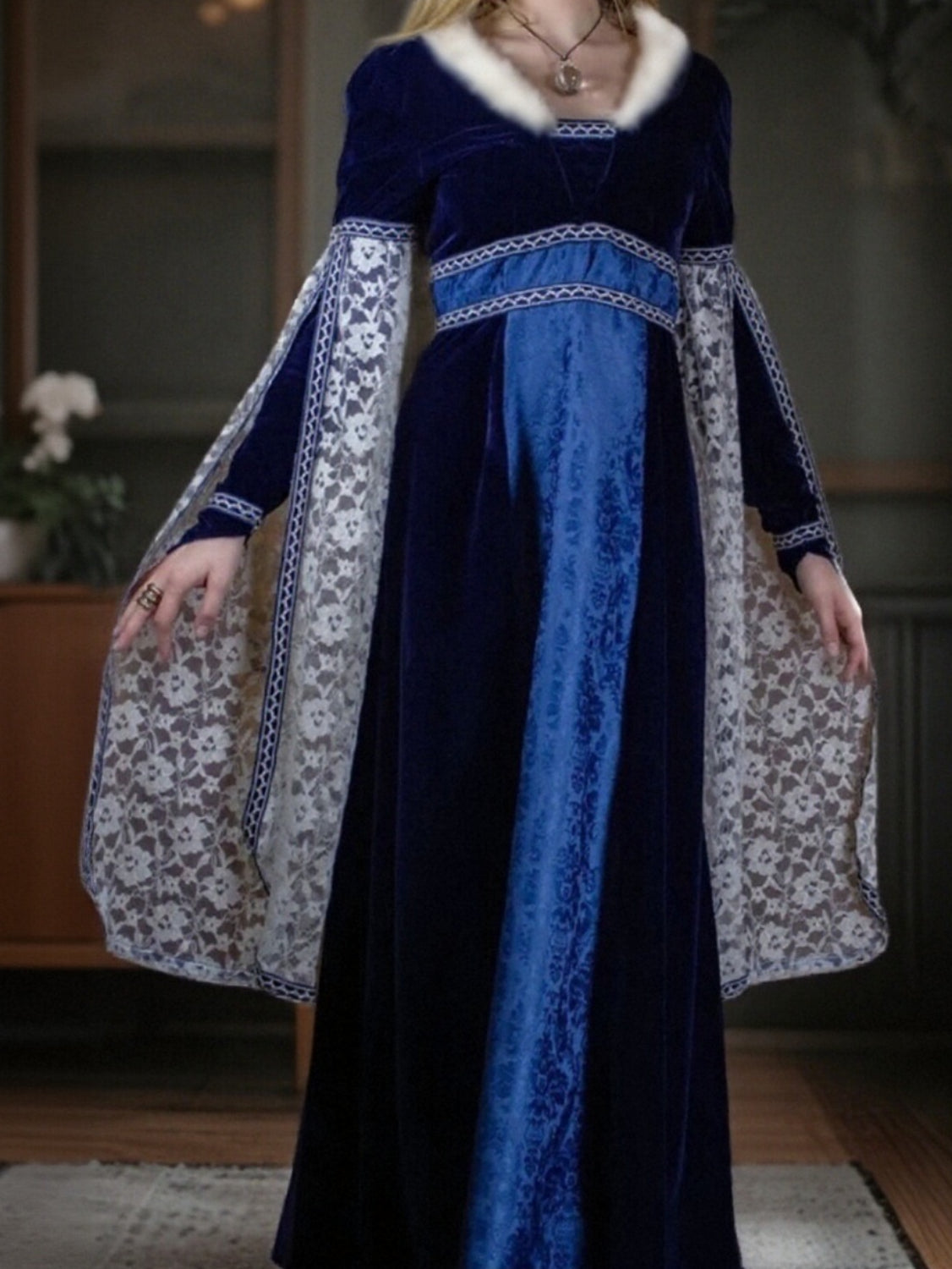 Medieval Royal Renaissance Costume Dress