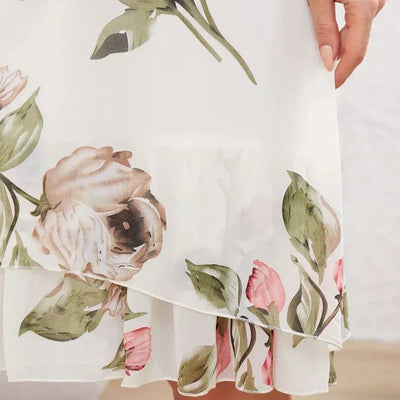 Merita – Modisches Chiffon Kleid Mit Blütenblättern